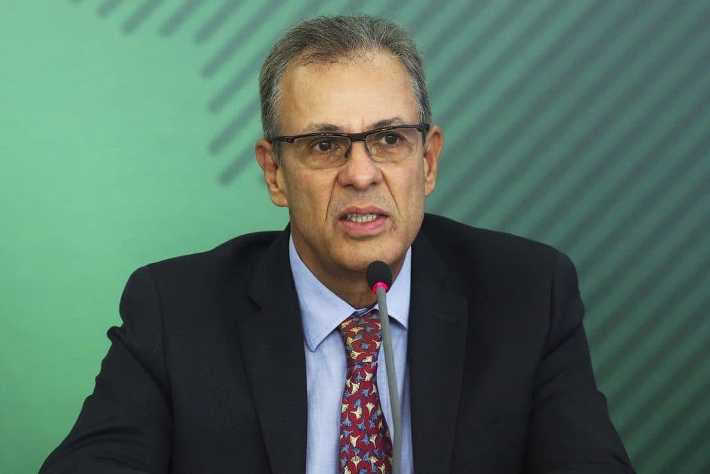 Governo vai apresentar em 15 dias novo plano energético, diz ministro de Minas e Energia
