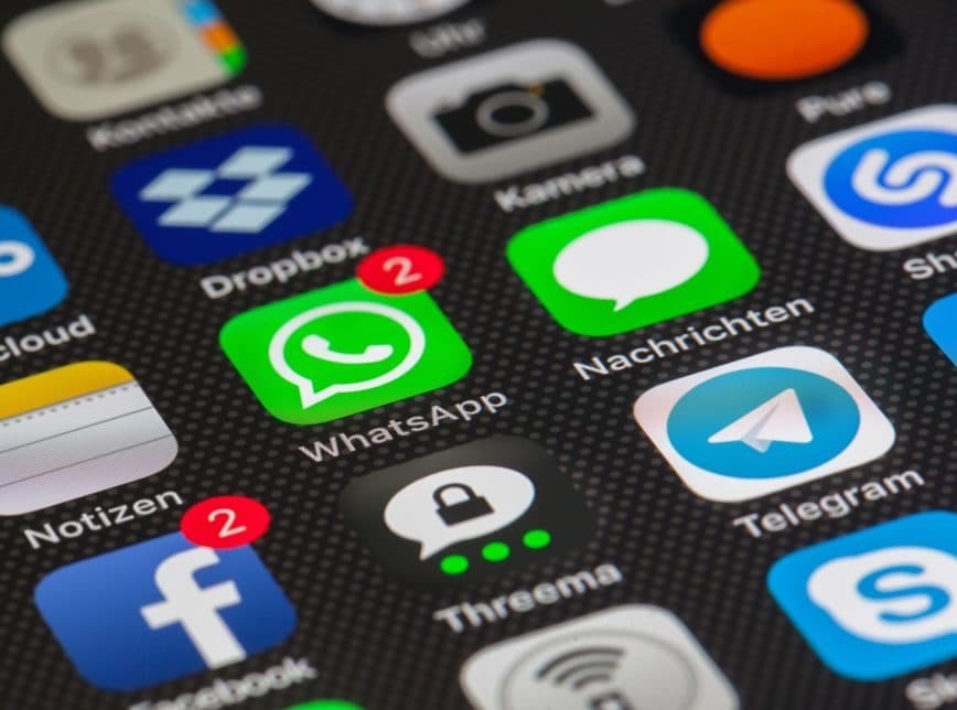 WhatsApp bane mais de mil contas no país após denúncias em canal do TSE