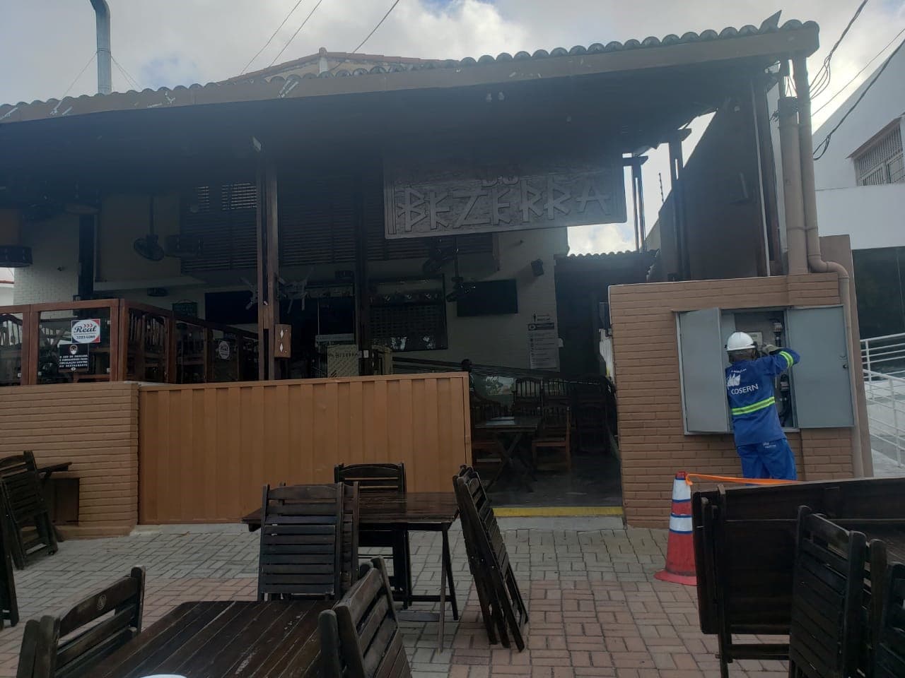 FOTOS: Cosern desativa "gato" no Espeto do Bezerra