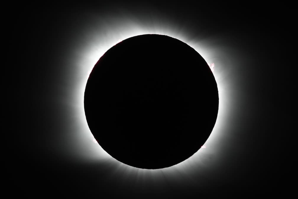 FOTOS: Confira o eclipse solar total na América do Sul