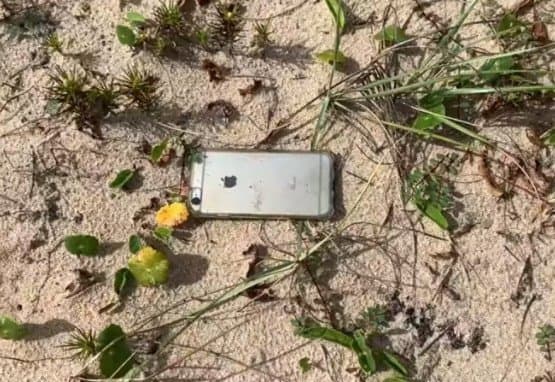 VÍDEO: Celular cai de avião, filma queda e é achado intacto pelo dono, no RJ