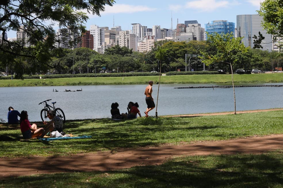 Verão começa com temporais em grande parte do país