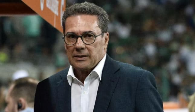Vanderlei Luxemburgo é internado em SP após testar positivo para Covid-19 pela segunda vez