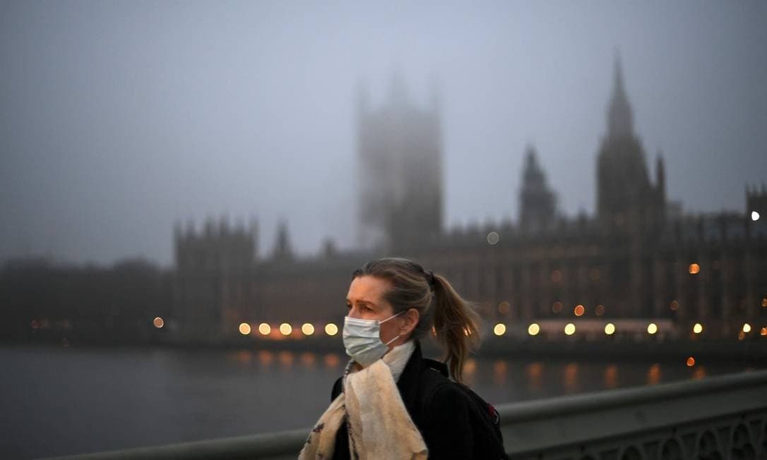 Quarentena de turistas na Inglaterra e na Irlanda pode ser reduzida pela metade; afrouxamento vale para viajantes do Brasil