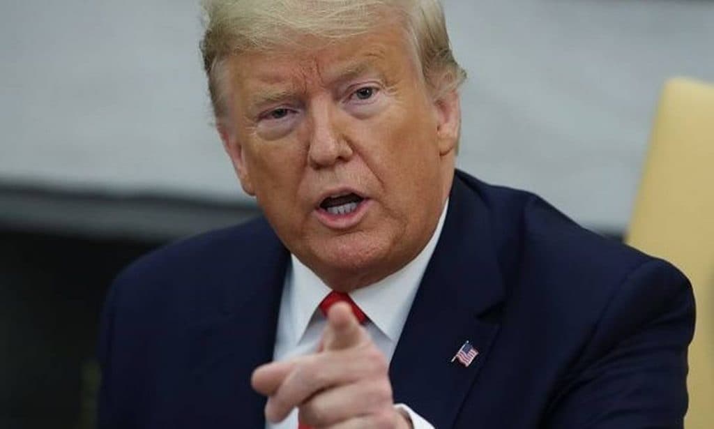 Trump estende até março veto a novos ‘green cards' e vistos de trabalho