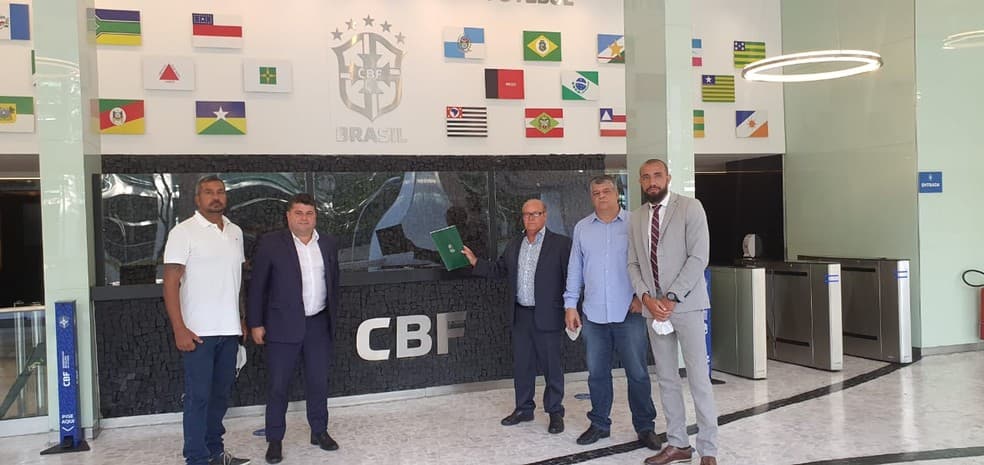 Grupo de torcedores liderados por botafoguense faz petição à CBF contra rebaixamento no Brasileirão 2020 por causa da Covid-19