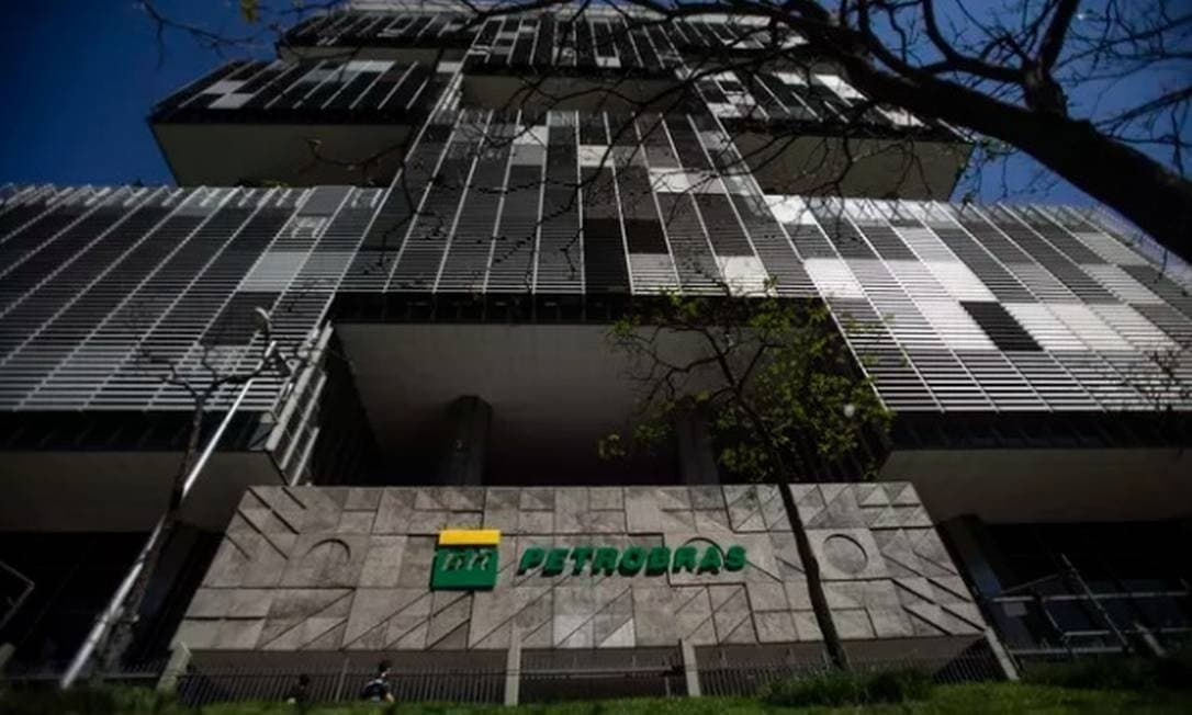 Ministério Público junto ao TCU pede que Petrobras interrompa troca de comando até Corte julgar se Bolsonaro interferiu na empresa