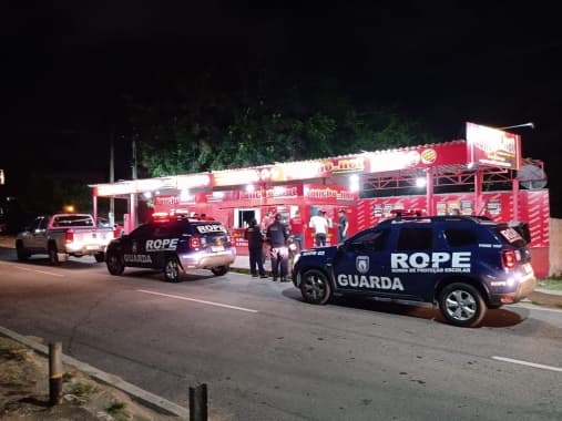 Fiscalização por parte da Prefeitura do Natal no fim de semana registra apreensões de paredões de som e autua e notifica bares e restaurantes