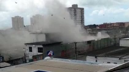 Explosão em empresa de oxigênio causa danos em residências em Fortaleza e deixa feridos