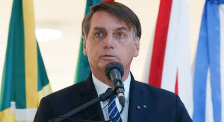 Bolsonaro veta integralmente projeto que trata adoção como medida excepcional