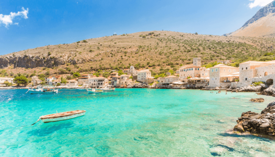 Grécia suspende quarentena e abre suas portas a turistas vacinados contra a Covid-19