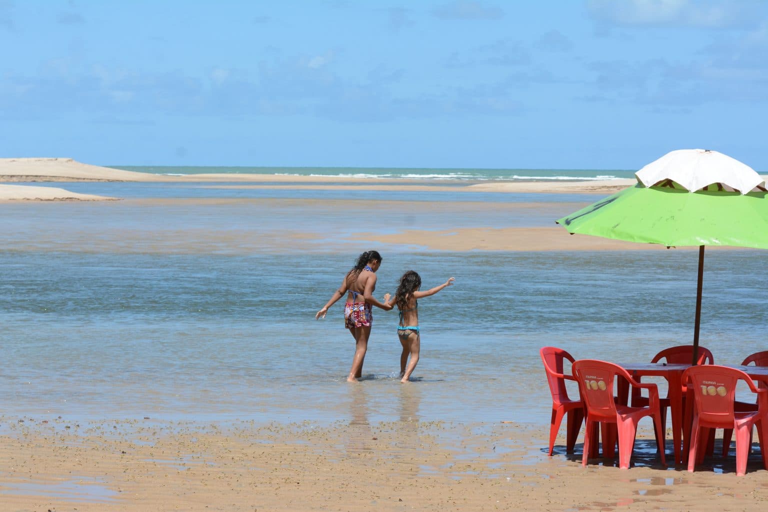 Novo decreto em João Pessoa-PB libera eventos sociais, aulas em escolas particulares, cinemas e barracas em praias