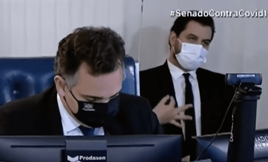 Filipe Martins fez gesto com conotação racista no Senado, conclui investigação