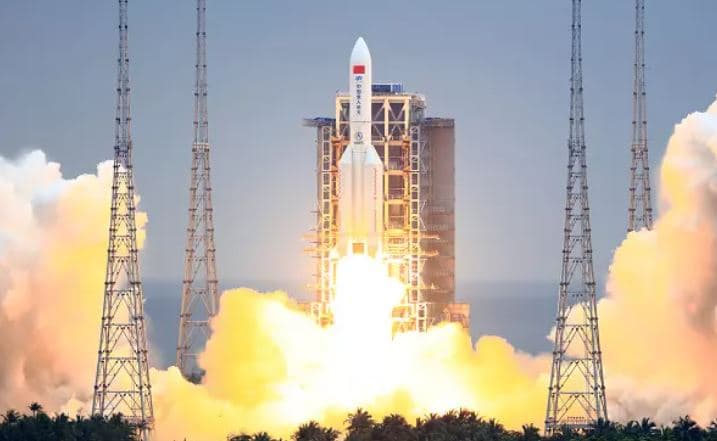 Foguete chinês que estava fora de controle retorna à Terra e cai no Oceano Índico, próximo às Ilhas Maldivas