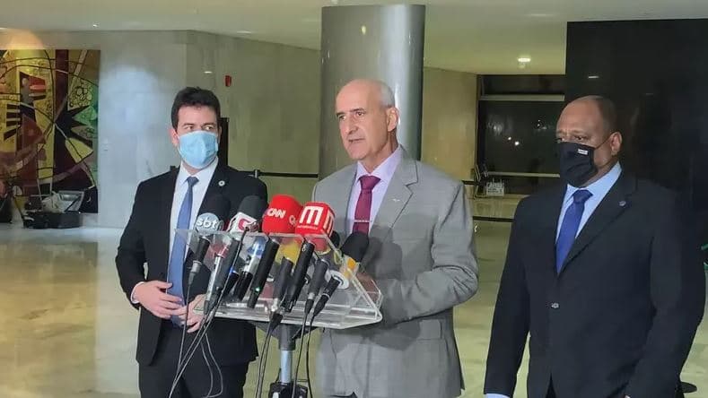 Copa América no Brasil ainda não está confirmada, afirma ministro Eduardo Ramos: "Estamos verificando detalhes e amanhã teremos posição final"