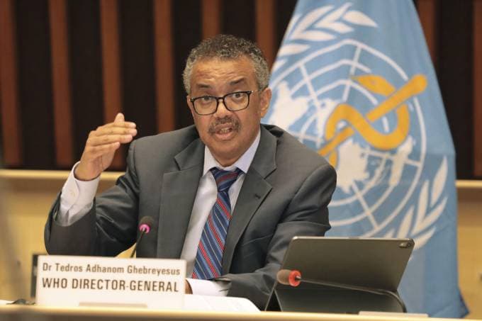 Países ricos devem doar vacinas excedentes em vez de imunizar adolescentes e crianças, diz OMS