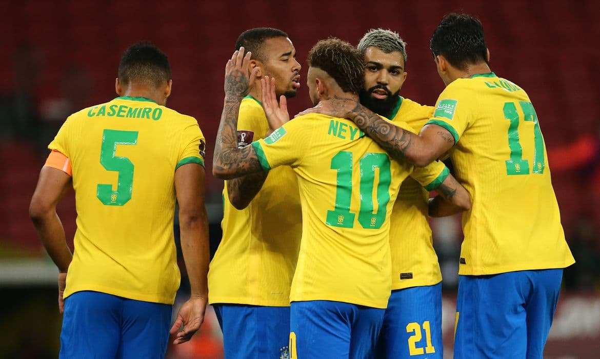 Brasil enfrenta Paraguai fora de casa pelas Eliminatórias da Copa na noite desta terça