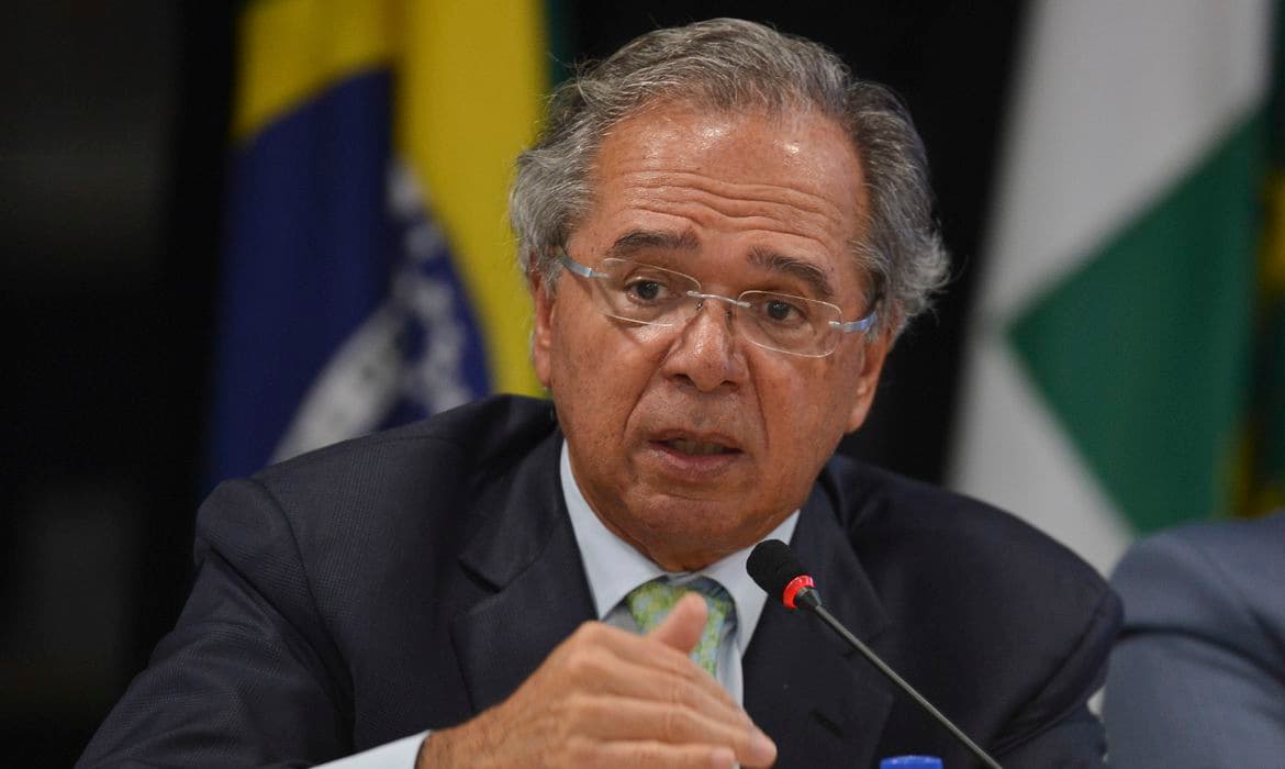Nova rodada do auxílio emergencial será de três meses, diz Paulo Guedes