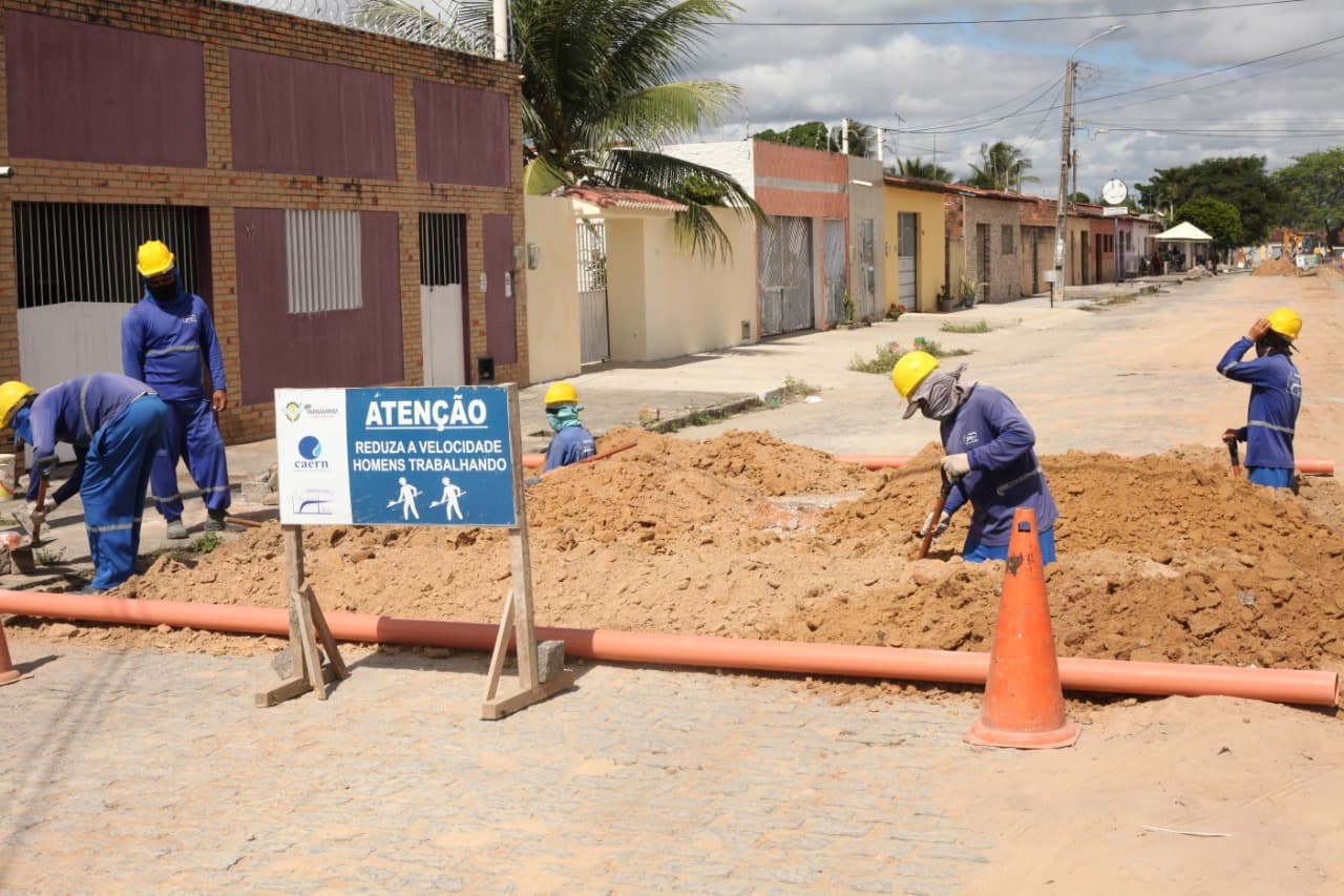 FOTOS: Prefeitura de Parnamirim retoma serviços de saneamento básico