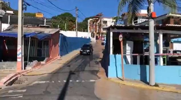 Vazamento de esgoto em estação elevatória provoca sujeira e mau cheiro na praia de Ponta Negra
