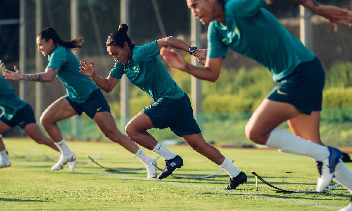 Seleção feminina de futebol abre nesta quarta-feira, ao "raiar do dia", a participação do esporte brasileiro na Olimpíada de Tóquio (Japão), contra a China