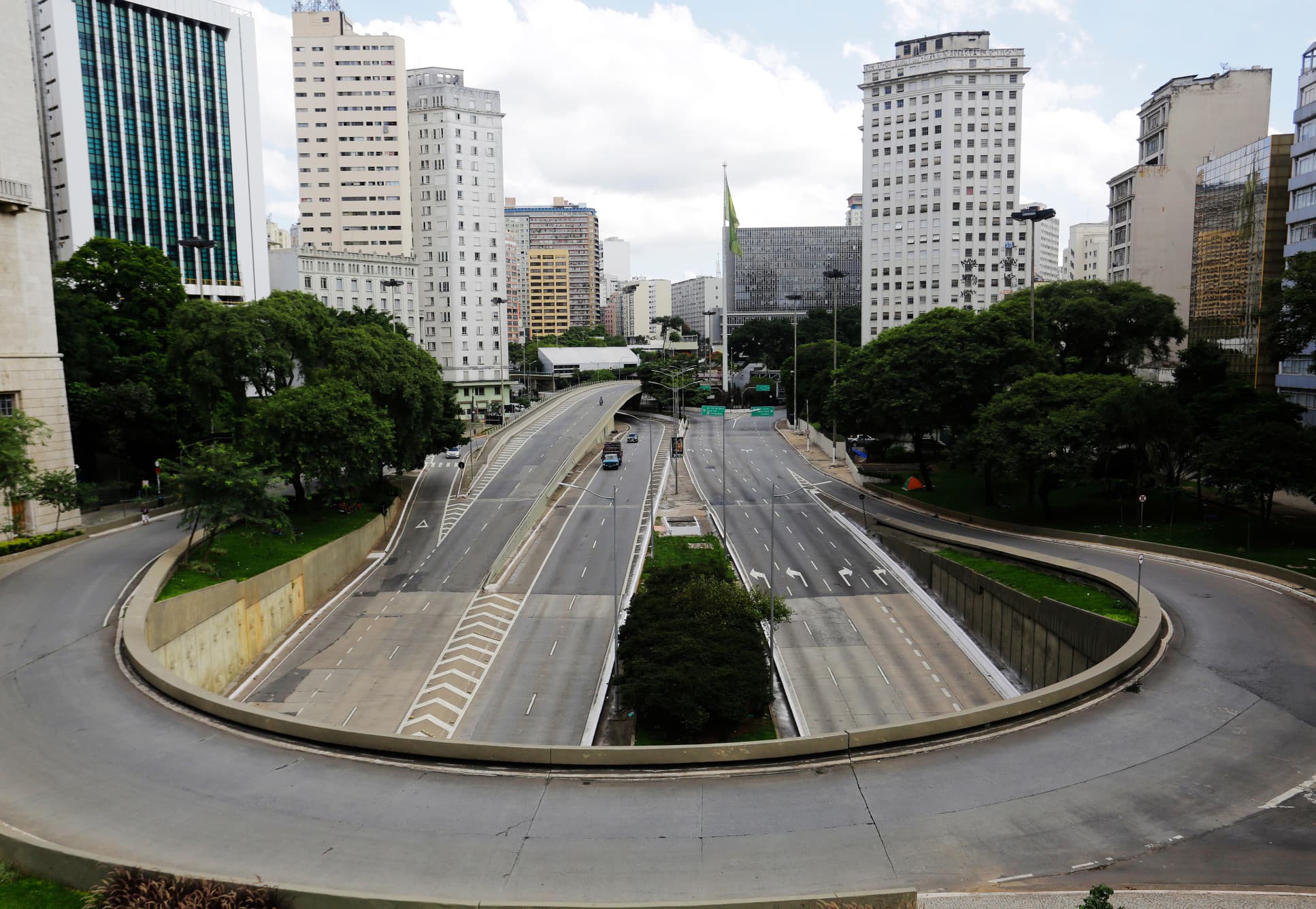 Resposta lenta do Brasil à covid gera mais custo para o governo, diz estudo Do Ipea