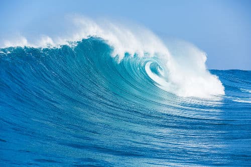Marinha emite alerta de ‘mar grosso' até esta terça em Natal com ondas de até 3,5 metros