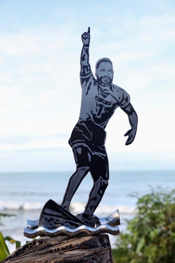 Campeão olímpico, Ítalo Ferreira ganhará monumento em Baia Formosa; veja miniatura da obra