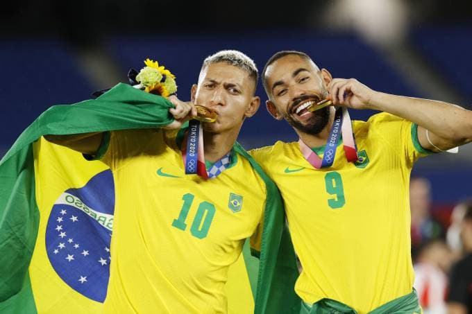Tite convoca seleção brasileira para os três próximos jogos das Eliminatórias da Copa com destaques da Olimpíada; veja lista