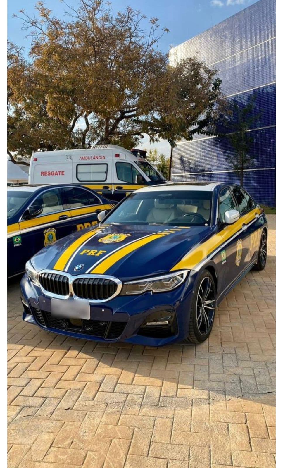 FOTOS: Governo federal continua incorporando bens de traficantes e PRF passa a contar com viaturas como Land Rover, BMW e Porsche