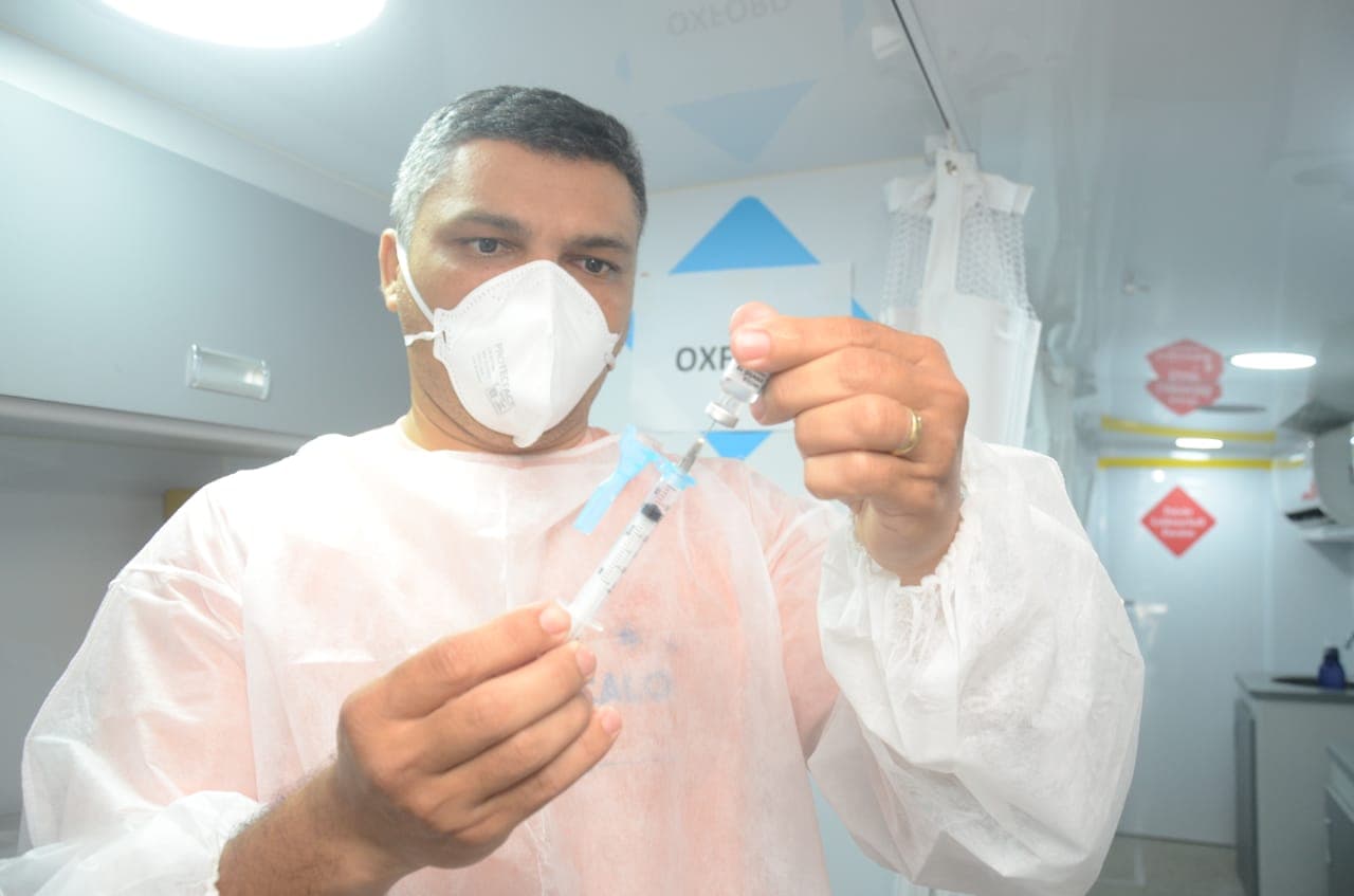 São Gonçalo faz repescagem para pessoas de 30 a 59 anos que não tomaram a 1ª dose da vacina contra a covid-19