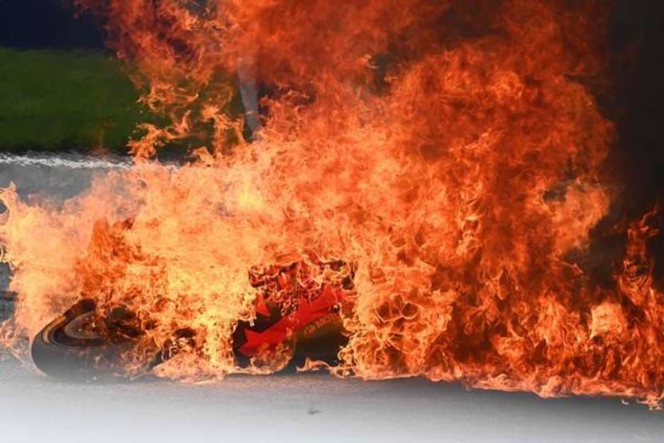 FOTOS: Prova da MotoGP é interrompida após grave acidente com 2 pilotos