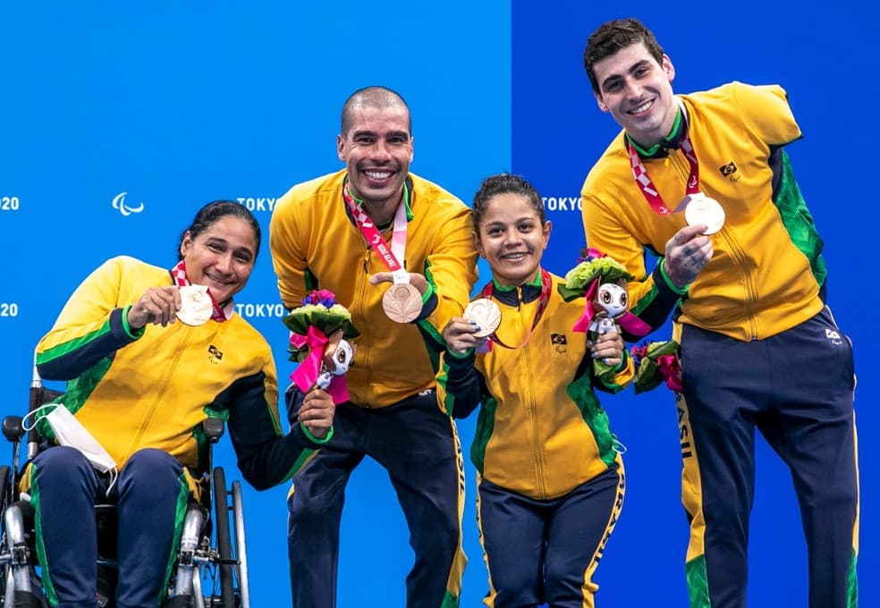 PARALIMPÍADAS: Revezamento 4x50m é bronze na natação, com Joana Neves, 1ª medalhista potiguar em Tóquio