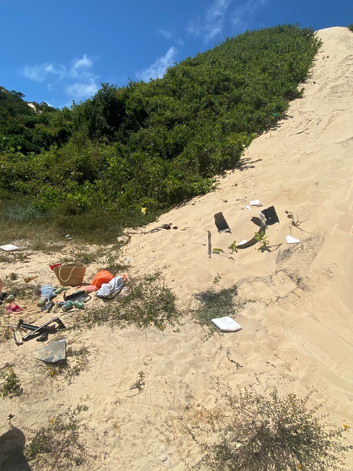 FOTOS: Acidente com veículo nas dunas de Búzios foi registrado nesse fim de semana