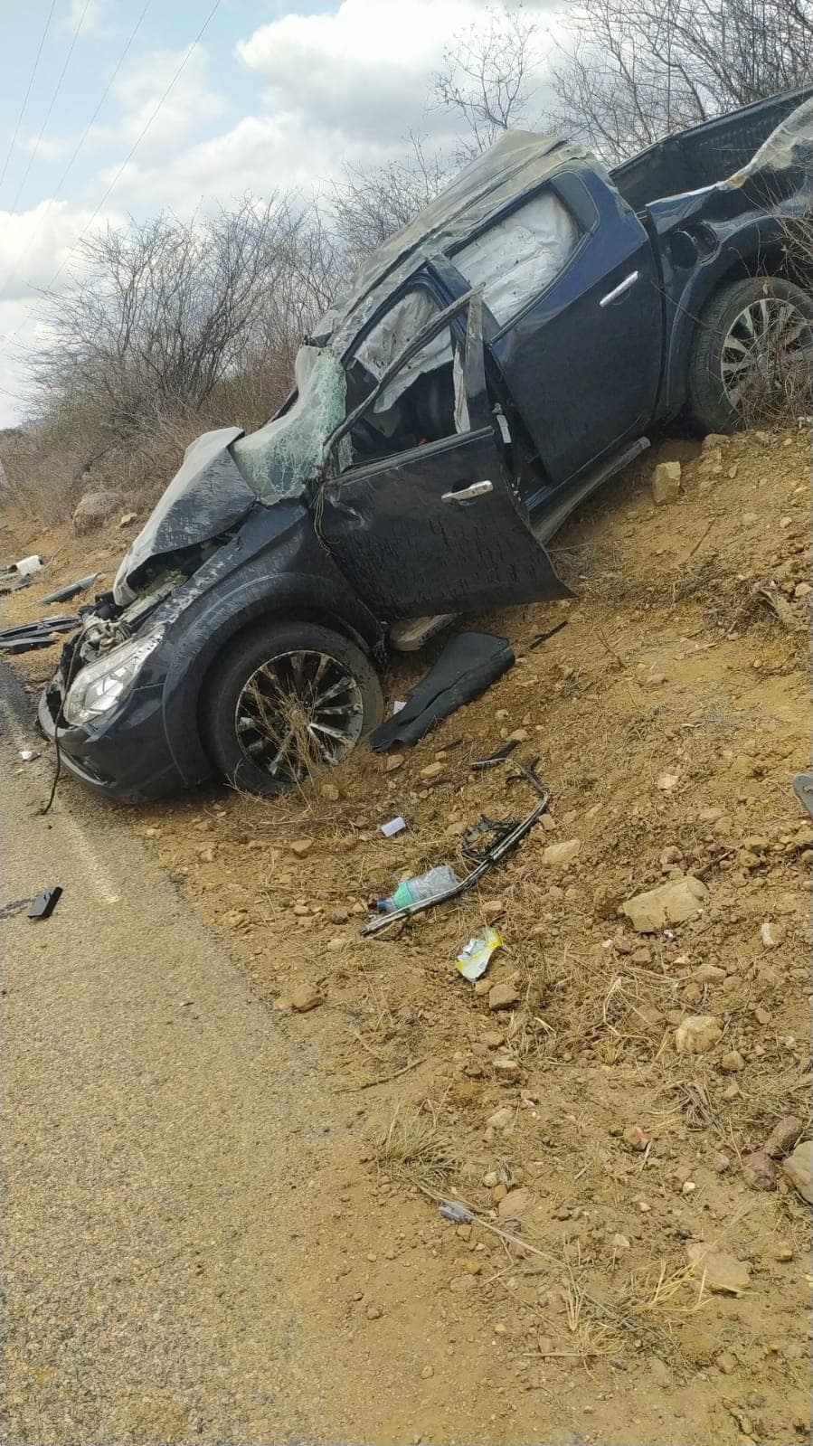 FOTO: Motorista de prefeito no RN passa bem após acidente com perda total de veículo