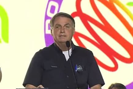 Time que está bem não troca técnico, diz Bolsonaro sobre seu governo: "Meu time está indo muito bem"