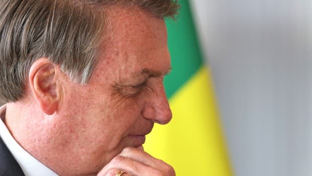 Bolsonaro diz que conversou com ministro sobre como reduzir preço de combustíveis