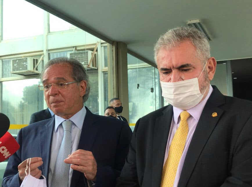 Travar reforma do Imposto de Renda é mostrar despreocupação com o Bolsa Família, diz Guedes