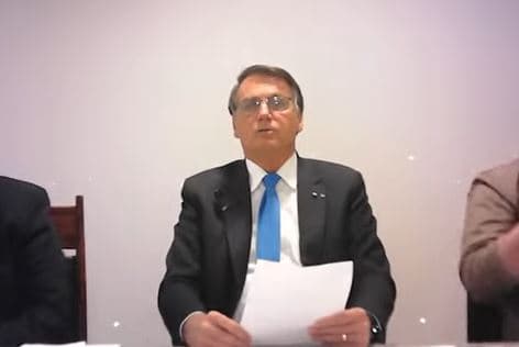 Bolsonaro sugere usar dividendos da Petrobras em fundo para estabilizar preço de combustíveis