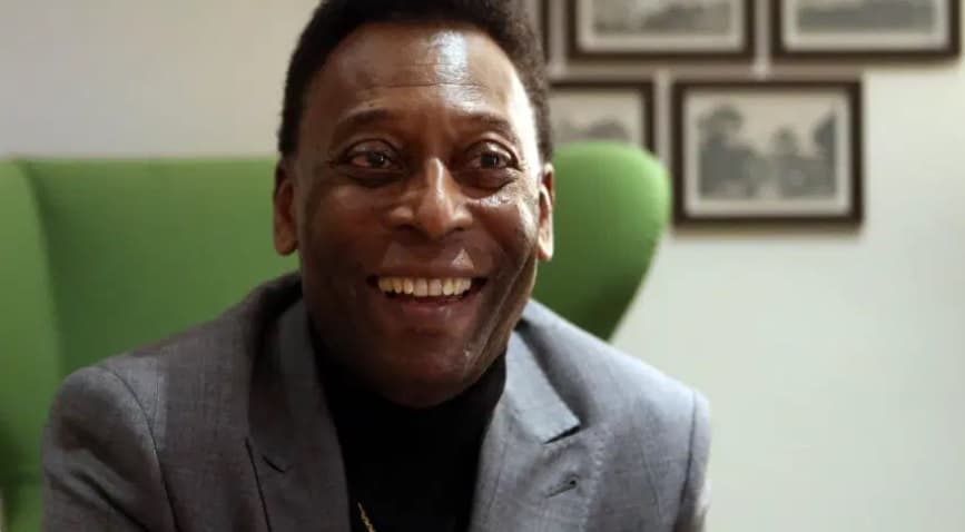 Pelé diz ter feito cirurgia no cólon para remover tumor suspeito