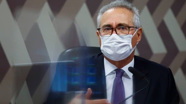 Renan Calheiros critica discurso de Bolsonaro na ONU, diz que ‘não foram mais do que 30 mil pessoas' nas manifestações de 7 de setembro, e chama presidente de ‘golpista do cercadinho'