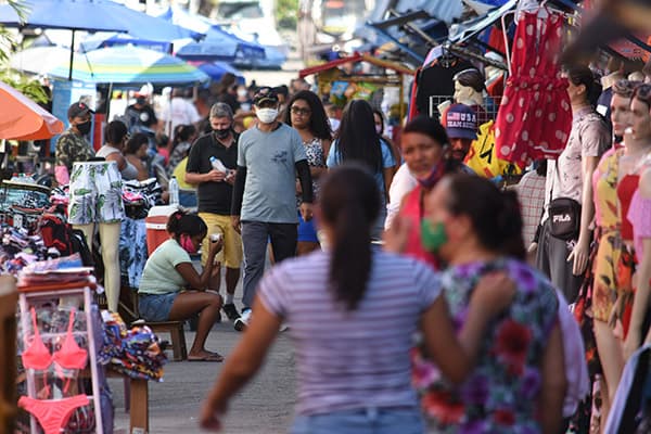 Comércio de Natal terá horário especial para feriado; veja
