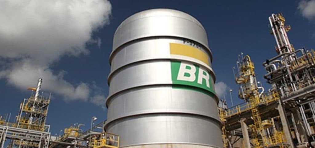 Petrobras não atenderá toda a demanda de combustíveis em novembro; mercado teme desabastecimento