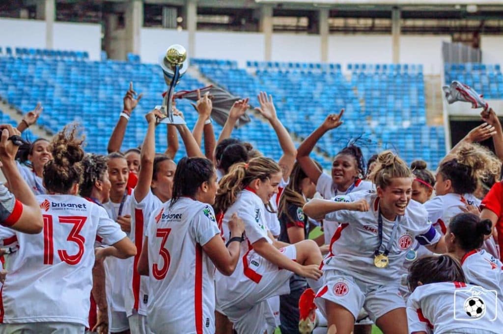 América se reúne com departamento feminino e propõe ‘acordo’