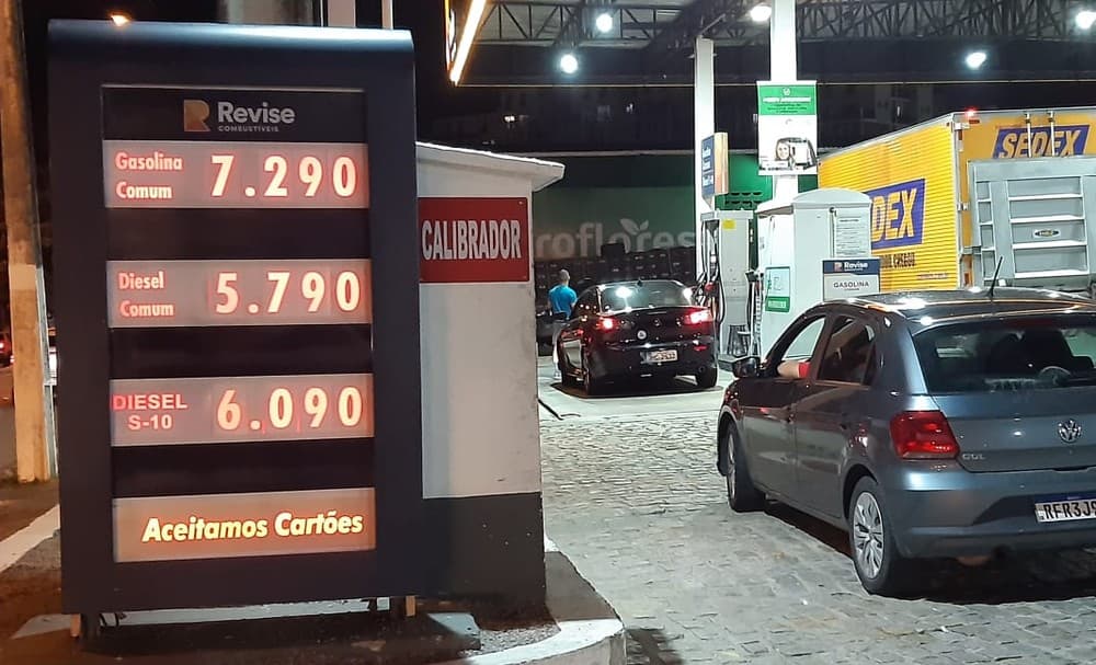 Gasolina sobe 47% em 2021 e chega a R$ 7,29 em Natal após novo aumento