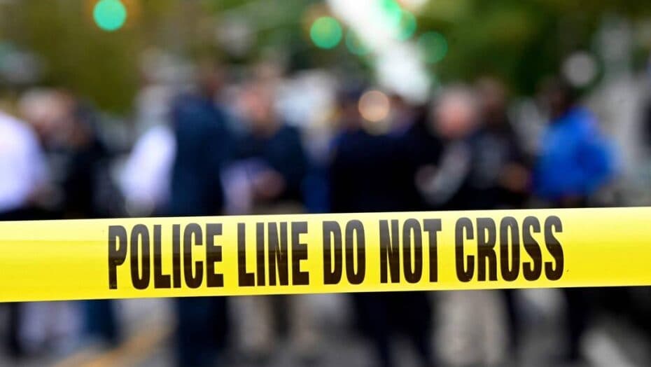 Três crianças são encontradas em apartamento com o corpo do irmão morto há um ano, nos EUA