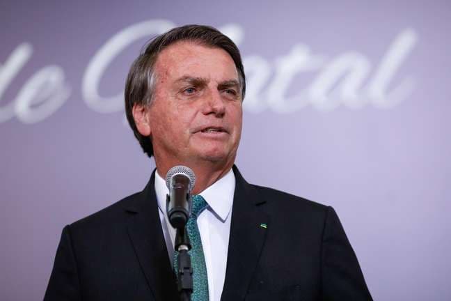 Bolsonaro prevê queda na conta de luz com aumento das chuvas