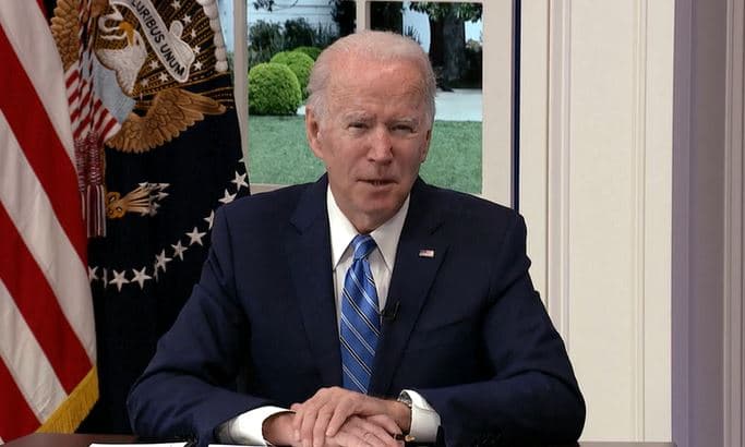 Biden diz a governadores que "não há solução federal" para o Covid, que deve ser "resolvido em nível estadual" e viaja para casa de praia em Delaware