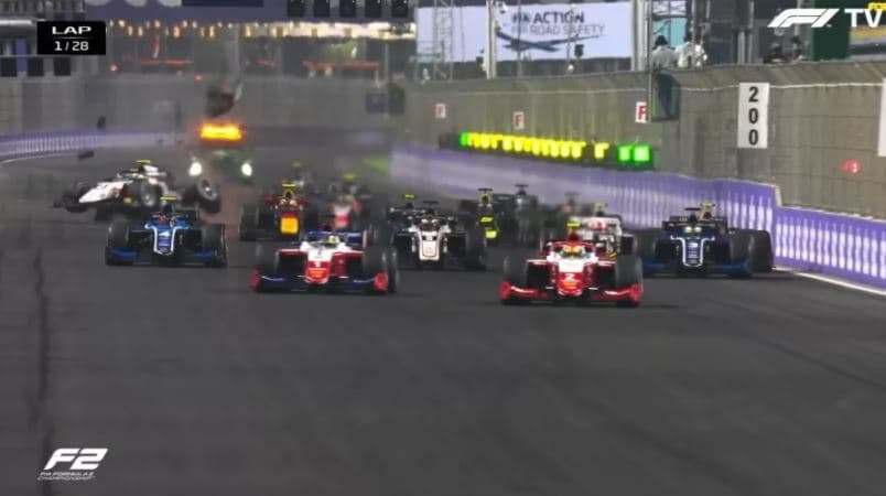 VÍDEO: Neto de Emerson Fittipaldi é levado ao hospital de helicóptero após acidente na F2