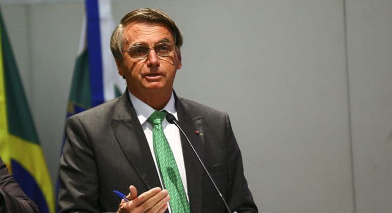 Bolsonaro afirma que irá sancionar desoneração da folha de pagamento